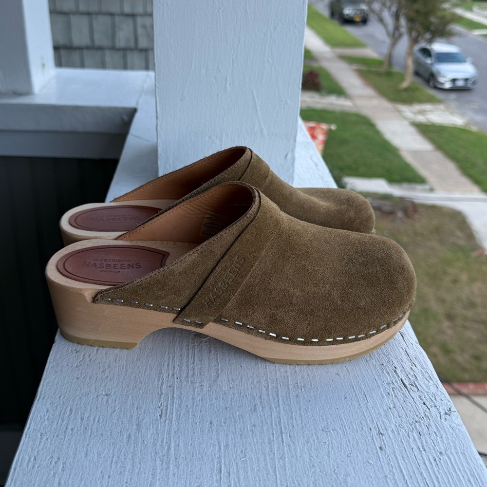 Swedish Hasbeens Husband Clog in Tobacco Suede NWOT